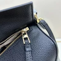 $122.00 USD LOEWE AAA Quality Messenger Bags For Women #1385656