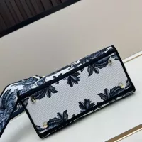 $115.00 USD Christian Dior AAA Quality Handbags For Women #1386182