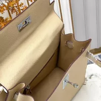 $92.00 USD Hermes AAA Quality Handbags For Women #1386417