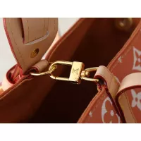 $56.00 USD Louis Vuitton Messenger Bags For Women #1388543