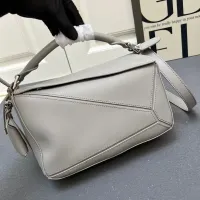 $108.00 USD LOEWE AAA Quality Messenger Bags For Women #1392163