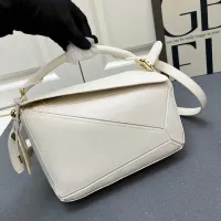 $108.00 USD LOEWE AAA Quality Messenger Bags For Women #1392164