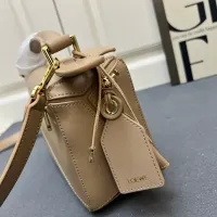 $108.00 USD LOEWE AAA Quality Messenger Bags For Women #1392165
