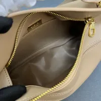 $108.00 USD LOEWE AAA Quality Messenger Bags For Women #1392165
