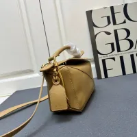 $108.00 USD LOEWE AAA Quality Messenger Bags For Women #1392166