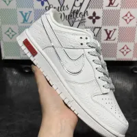 $98.00 USD Louis Vuitton Casual Shoes For Men #1392373