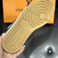 $108.00 USD Louis Vuitton Casual Shoes For Men #1392381