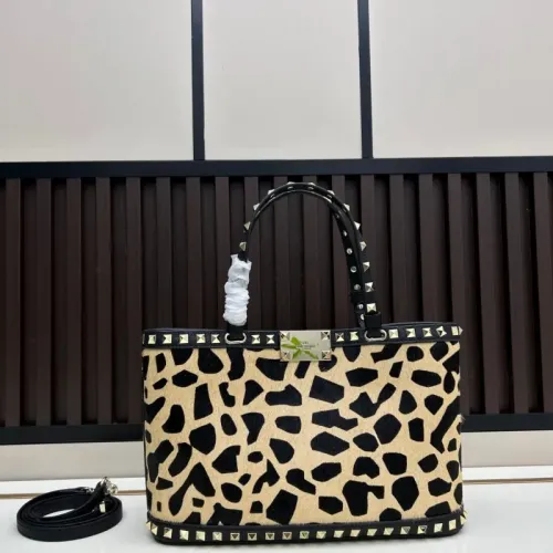 Replica Valentino AAA Quality Handbags For Women #1404702 $98.00 USD for Wholesale