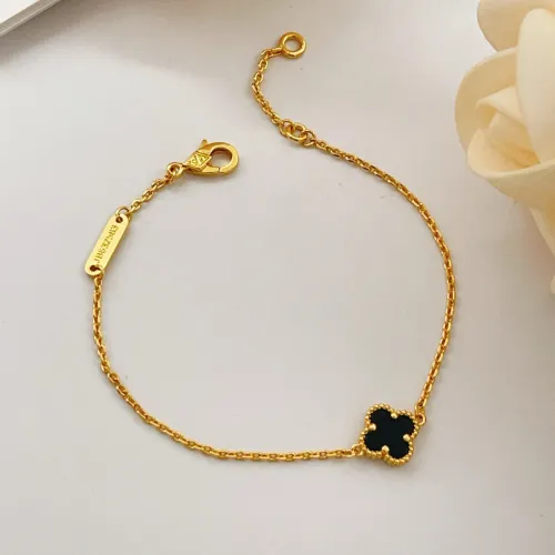 Replica Van Cleef & Arpels Bracelets For Women #1406623 $25.00 USD for Wholesale