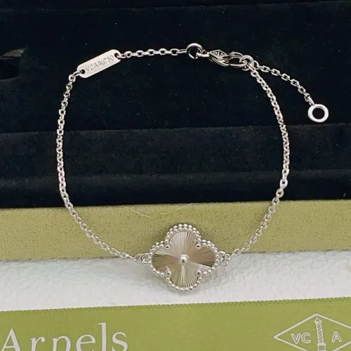 Van Cleef &amp; Arpels Bracelets For Women #1406652 $25.00 USD, Wholesale Replica Van Cleef &amp; Arpels Bracelets