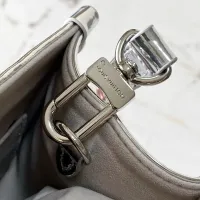 $200.00 USD Louis Vuitton AAA Quality Handbags #1393189