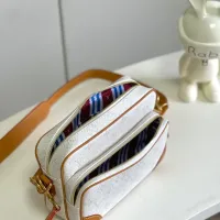 $182.00 USD Louis Vuitton AAA Quality Messenger Bags For Women #1393210