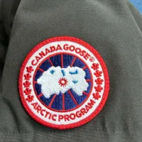 $132.00 USD Canada Goose Down Feather Coat Long Sleeved For Unisex #1393296