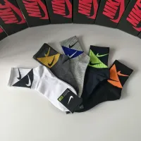 $27.00 USD Nike Socks #1396441