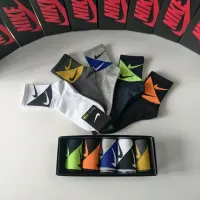 $27.00 USD Nike Socks #1396441