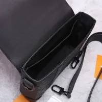 $182.00 USD Louis Vuitton AAA Man Messenger Bags #1397416