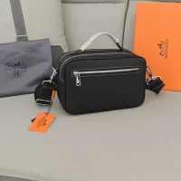 $108.00 USD Hermes AAA Man Messenger Bags #1398140