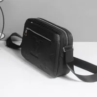 $108.00 USD Louis Vuitton AAA Man Messenger Bags #1398215