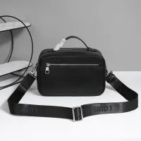 $108.00 USD Louis Vuitton AAA Man Messenger Bags #1398218