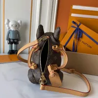 $112.00 USD Louis Vuitton AAA Quality Messenger Bags For Women #1398451