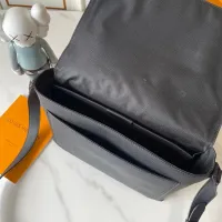 $76.00 USD Louis Vuitton AAA Man Messenger Bags #1398475