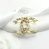 $32.00 USD Chanel Brooches For Women #1399010