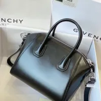$172.00 USD Givenchy AAA Quality Handbags For Women #1399018