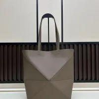 $158.00 USD LOEWE AAA Quality Shoulder Bags For Women #1399062