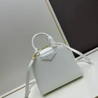 $102.00 USD Givenchy AAA Quality Handbags For Women #1399519