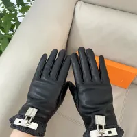 $60.00 USD Louis Vuitton LV Gloves For Women #1401358