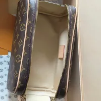 $102.00 USD Louis Vuitton AAA Quality Cosmetic Pouches #1404793