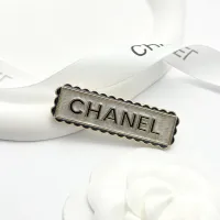 $32.00 USD Chanel Brooches For Women #1404866