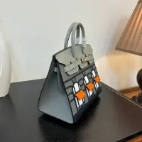 $108.00 USD Hermes AAA Quality Handbags For Women #1405196