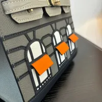 $108.00 USD Hermes AAA Quality Handbags For Women #1405196