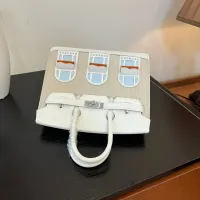 $108.00 USD Hermes AAA Quality Handbags For Women #1405202