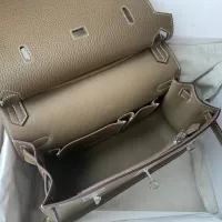 $115.00 USD Hermes AAA Quality Messenger Bags For Women #1405367