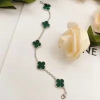 $34.00 USD Van Cleef & Arpels Bracelets For Women #1406587
