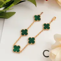 $34.00 USD Van Cleef & Arpels Bracelets For Women #1406588