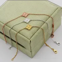 $23.00 USD Van Cleef & Arpels Bracelets For Women #1406615