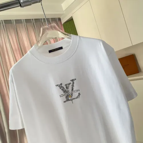 Replica Louis Vuitton LV T-Shirts Short Sleeved For Unisex #1411863 $42.00 USD for Wholesale