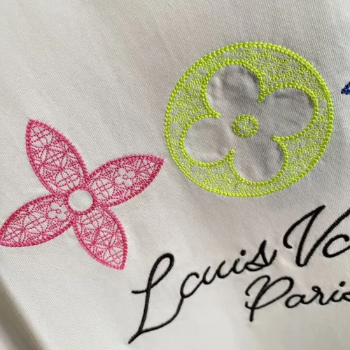 Replica Louis Vuitton LV T-Shirts Short Sleeved For Unisex #1411885 $45.00 USD for Wholesale