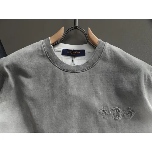 Replica Louis Vuitton LV T-Shirts Short Sleeved For Unisex #1412142 $52.00 USD for Wholesale