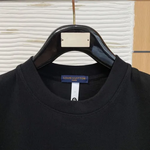 Replica Louis Vuitton LV T-Shirts Short Sleeved For Unisex #1412885 $64.00 USD for Wholesale