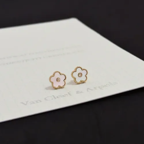 Van Cleef &amp; Arpels Earrings For Women #1413961 $36.00 USD, Wholesale Replica Van Cleef &amp; Arpels Earrings
