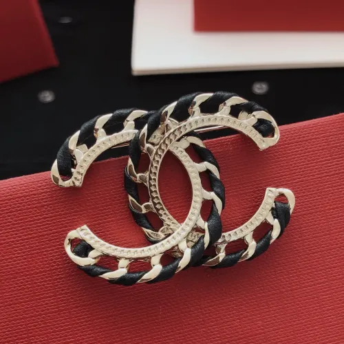 Chanel Brooches For Women #1414188