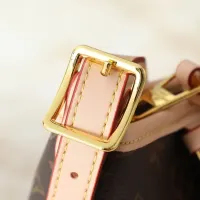 $56.00 USD Louis Vuitton Messenger Bags For Women #1412328