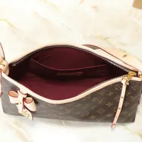 $56.00 USD Louis Vuitton Messenger Bags For Women #1412328