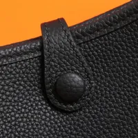 $96.00 USD Hermes AAA Quality Messenger Bags For Women #1412657