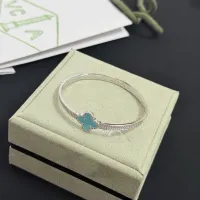$48.00 USD Van Cleef & Arpels Bracelets For Women #1413297