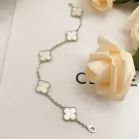 $34.00 USD Van Cleef & Arpels Bracelets For Women #1413740